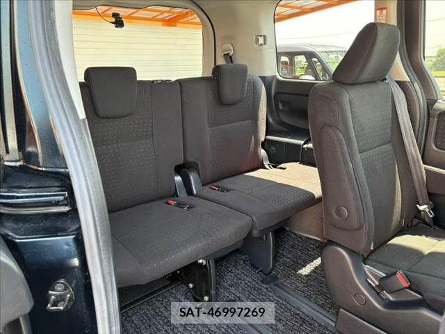 Toyota VOXY 2015-06 7252800-21