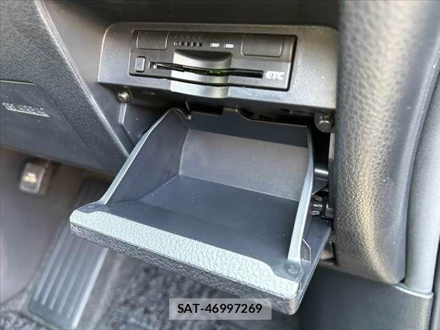 Toyota VOXY 2015-06 7252800-26