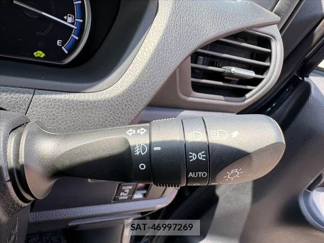 Toyota VOXY 2015-06 7252800-29