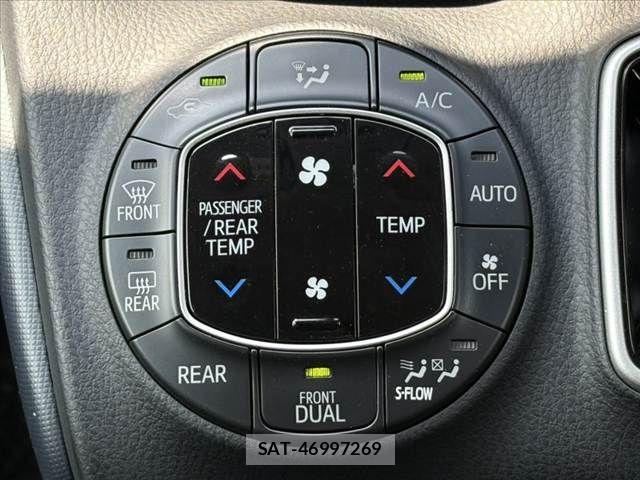 Toyota VOXY 2015-06 7252800-5