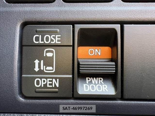 Toyota VOXY 2015-06 7252800-6