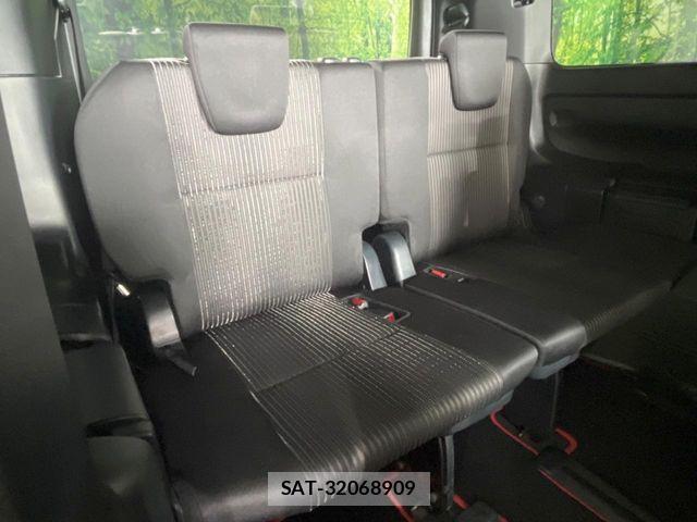 Toyota VOXY 2018-06 7252784-9
