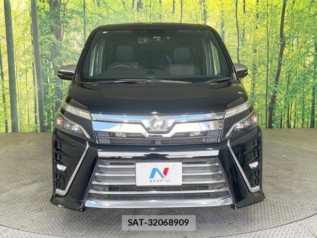 Toyota VOXY 2018-06 7252784-14