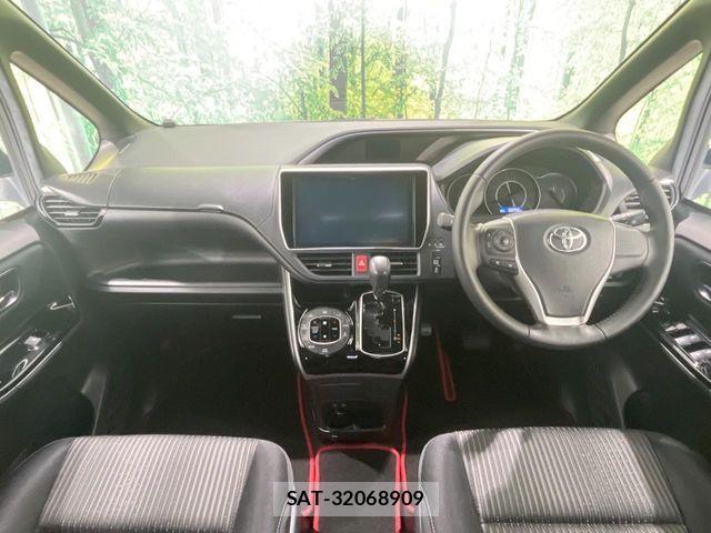 Toyota VOXY 2018-06 7252784-1