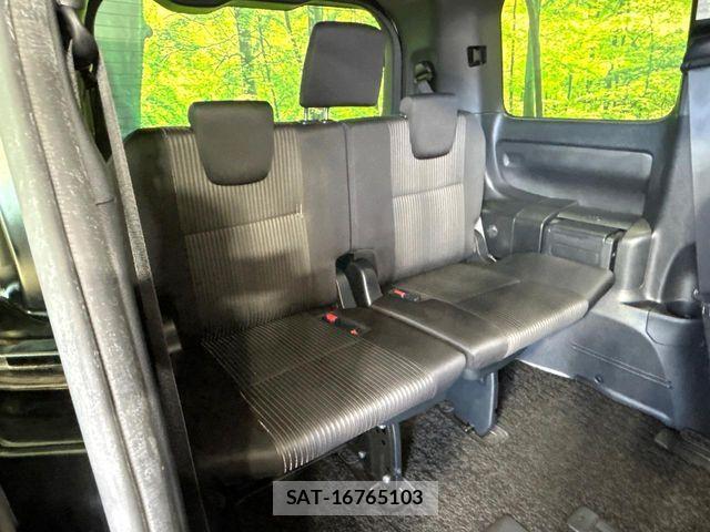 Toyota VOXY 2018-08 7252782-9
