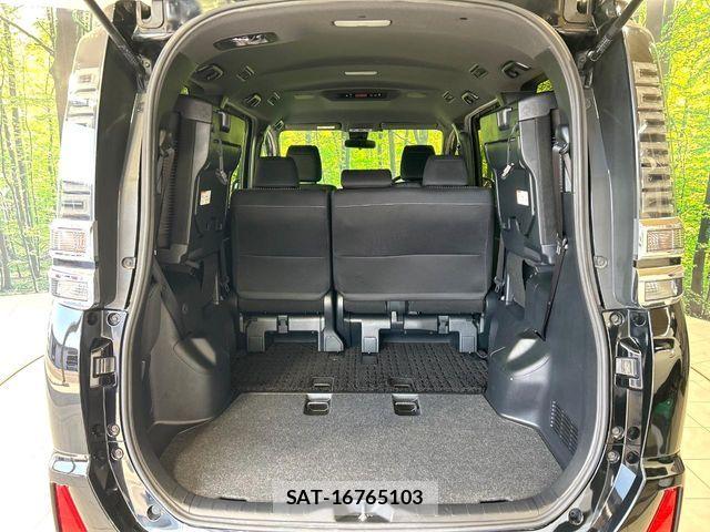 Toyota VOXY 2018-08 7252782-10