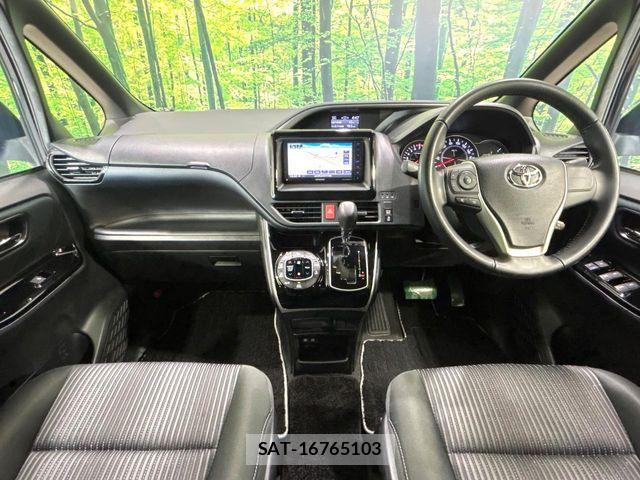 Toyota VOXY 2018-08 7252782-1