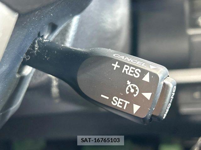 Toyota VOXY 2018-08 7252782-6