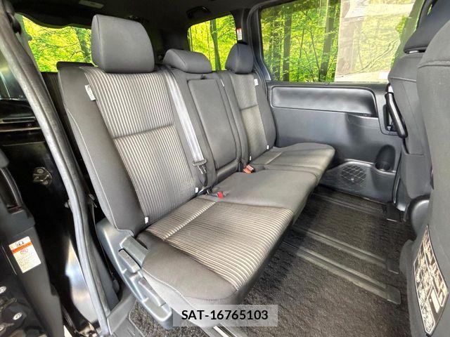 Toyota VOXY 2018-08 7252782-8