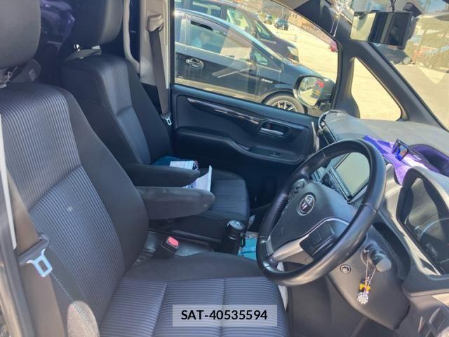 Toyota VOXY 2014-08 7252802-11