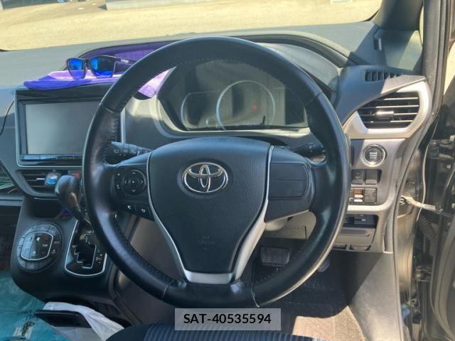 Toyota VOXY 2014-08 7252802-12