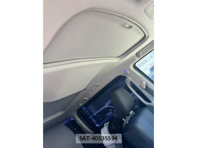 Toyota VOXY 2014-08 7252802-15