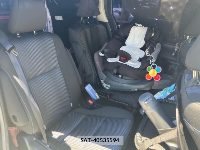 Toyota VOXY 2014-08 7252802-16