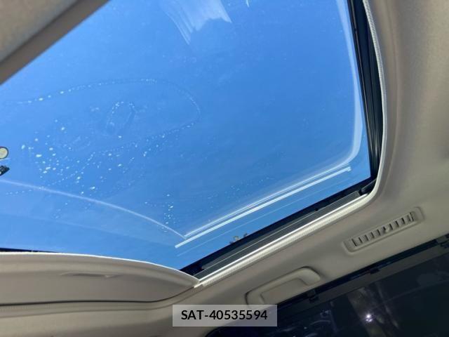 Toyota VOXY 2014-08 7252802-17