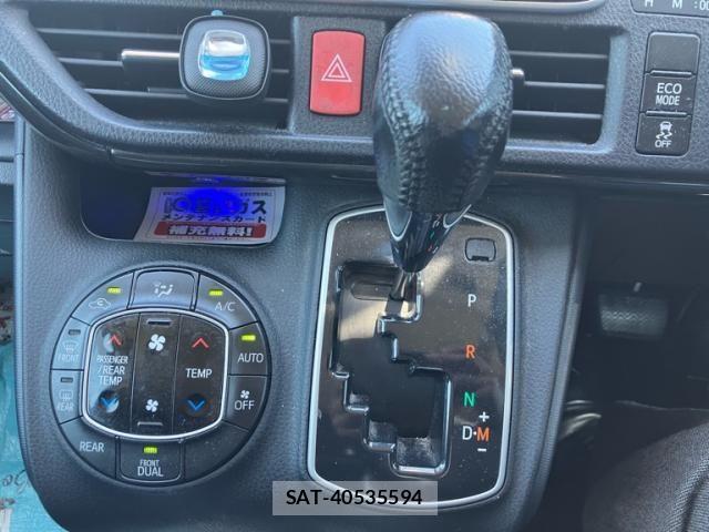 Toyota VOXY 2014-08 7252802-18
