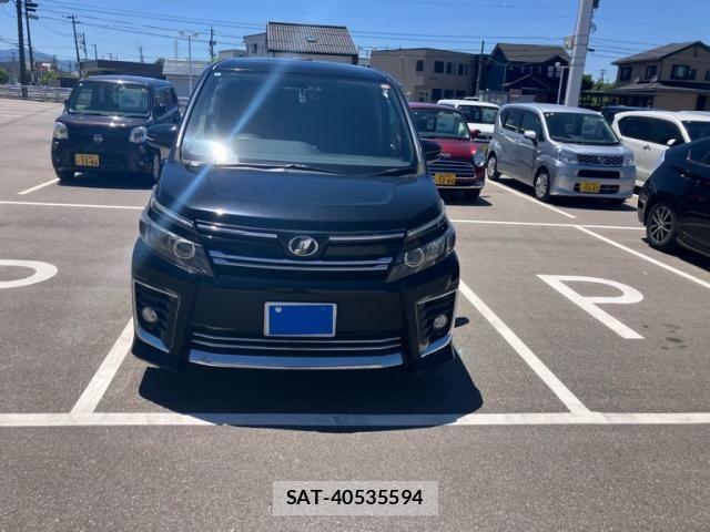 Toyota VOXY 2014-08 7252802-1