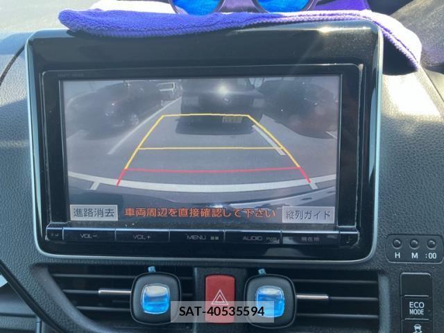 Toyota VOXY 2014-08 7252802-21