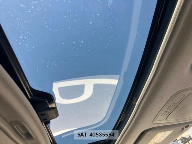 Toyota VOXY 2014-08 7252802-22