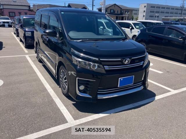 Toyota VOXY 2014-08 7252802-2