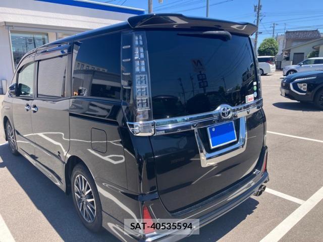 Toyota VOXY 2014-08 7252802-4