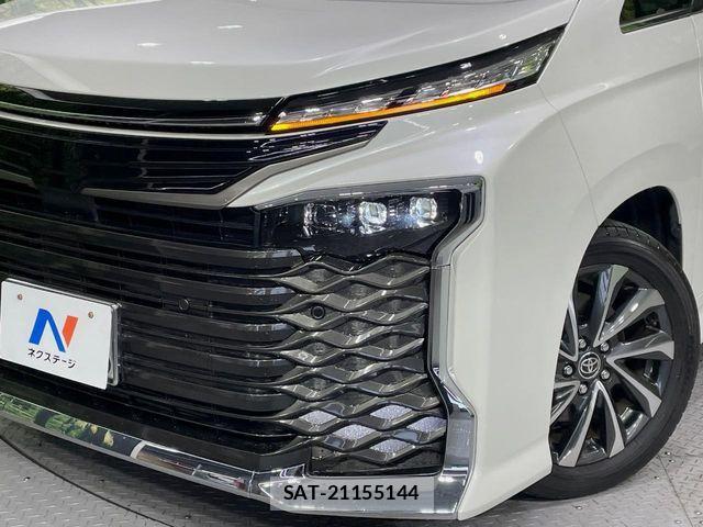 Toyota VOXY 2024-11 7252769-12