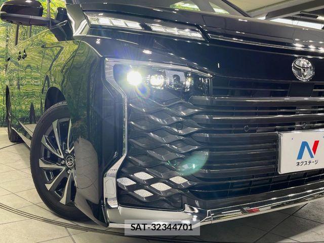 Toyota VOXY 2024-09 7252761-11