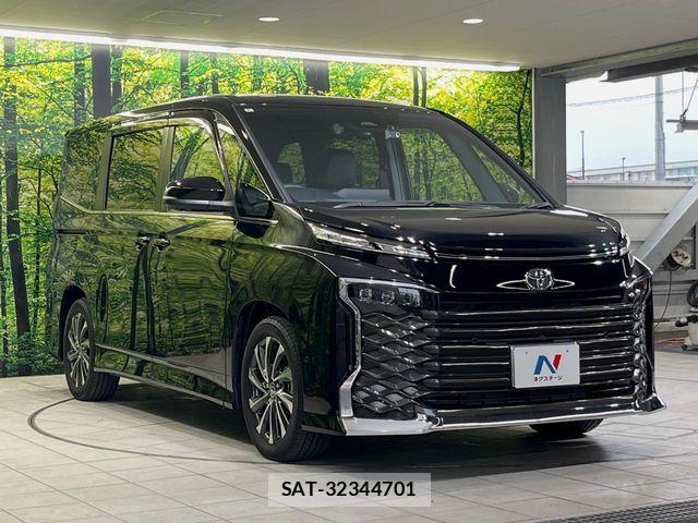 Toyota VOXY 2024-09 7252761-15