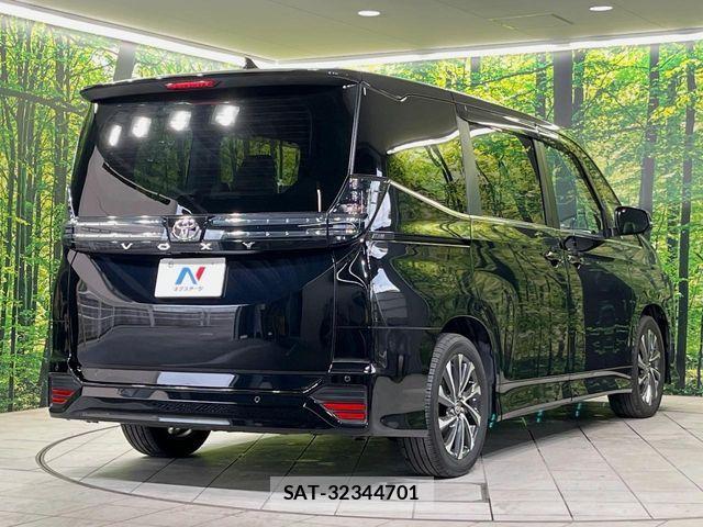 Toyota VOXY 2024-09 7252761-16