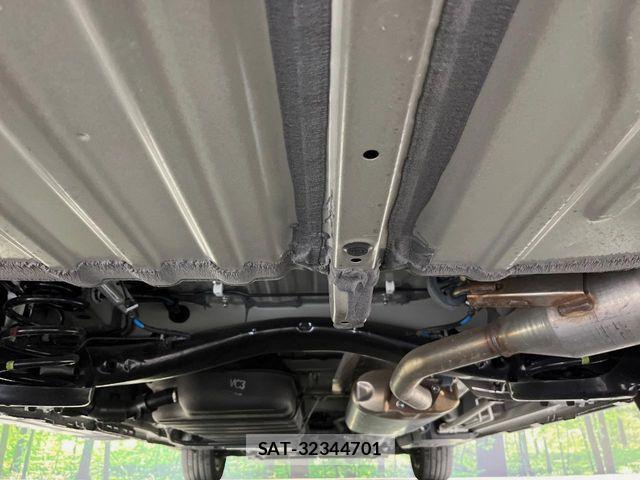 Toyota VOXY 2024-09 7252761-18