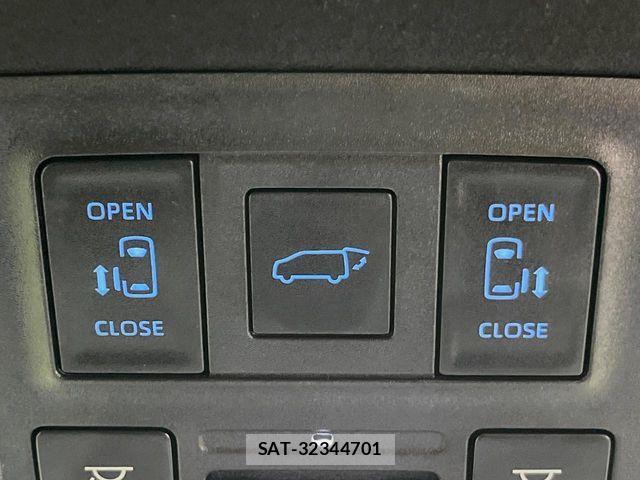 Toyota VOXY 2024-09 7252761-5