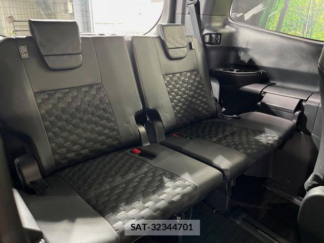 Toyota VOXY 2024-09 7252761-8