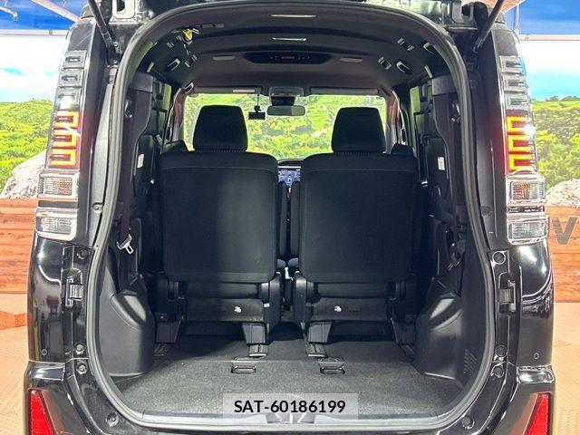 Toyota VOXY 2019-08 7252773-10
