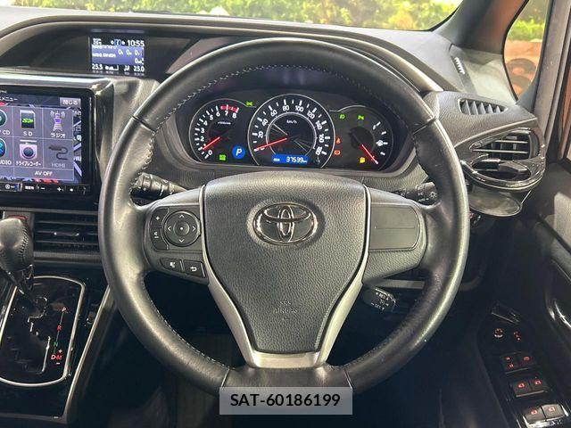Toyota VOXY 2019-08 7252773-11