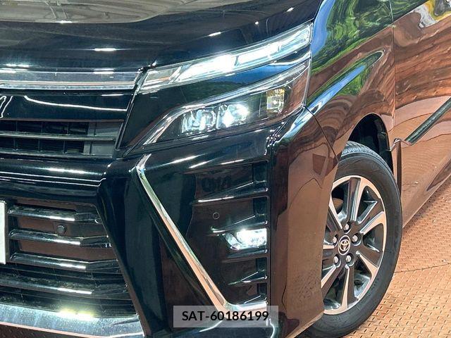 Toyota VOXY 2019-08 7252773-12