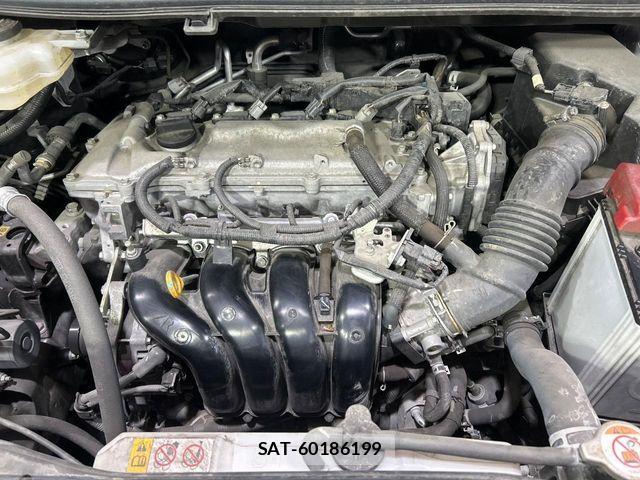 Toyota VOXY 2019-08 7252773-17