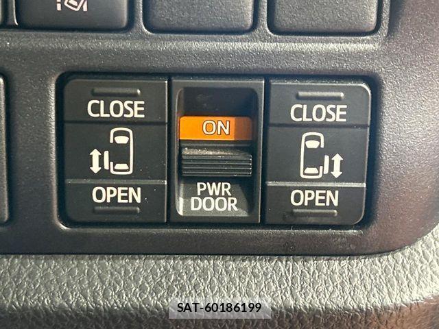 Toyota VOXY 2019-08 7252773-2