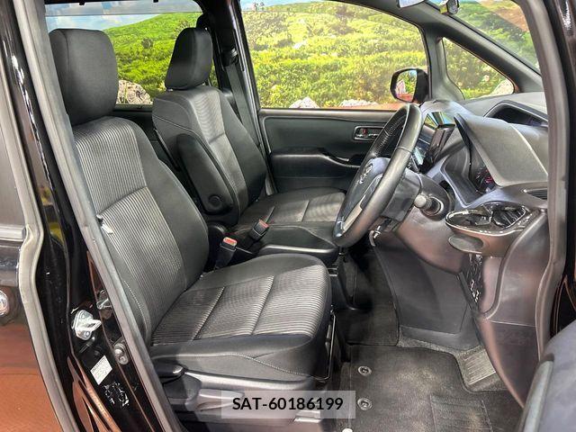 Toyota VOXY 2019-08 7252773-7
