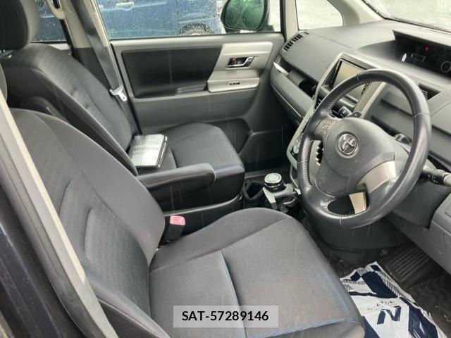 Toyota VOXY 2009-07 7252805-12