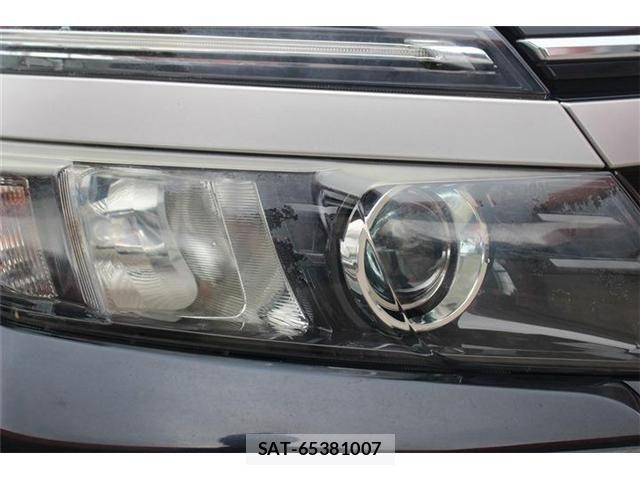 Toyota VOXY 2016-08 7252793-18
