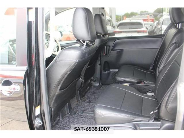 Toyota VOXY 2016-08 7252793-28