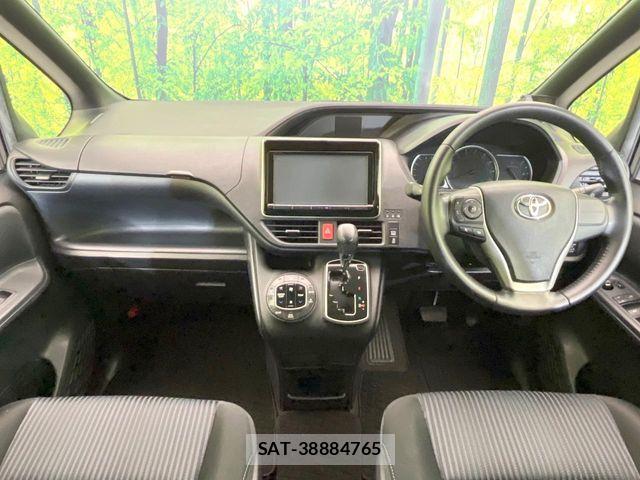 Toyota VOXY 2014-06 7252795-1