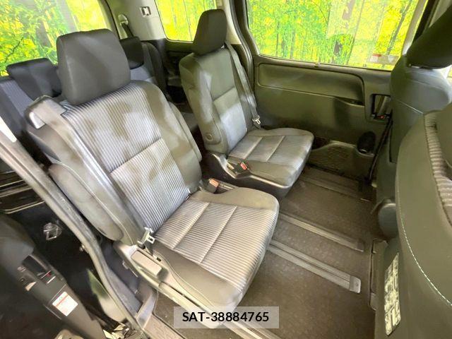 Toyota VOXY 2014-06 7252795-8