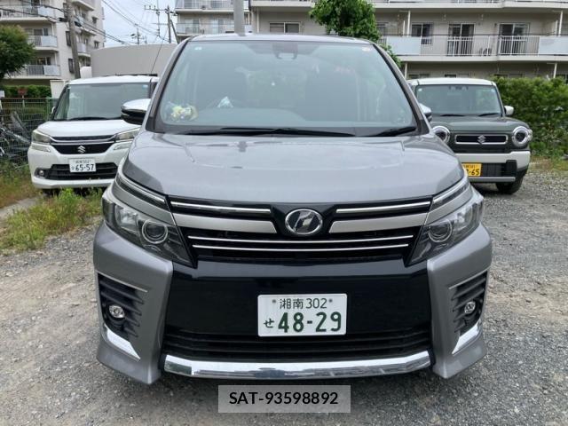 Toyota VOXY 2017-03 7252798-2