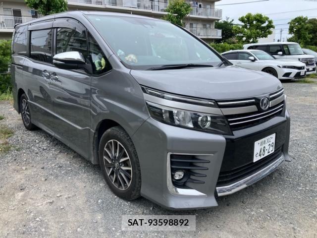 Toyota VOXY 2017-03 7252798-3