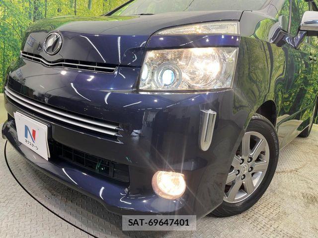 Toyota VOXY 2009-11 7252804-12