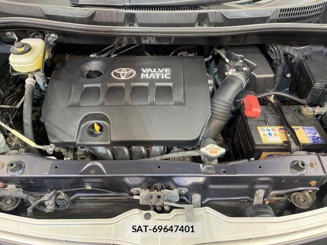 Toyota VOXY 2009-11 7252804-17
