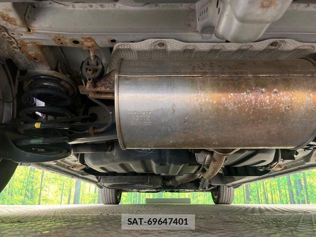 Toyota VOXY 2009-11 7252804-18