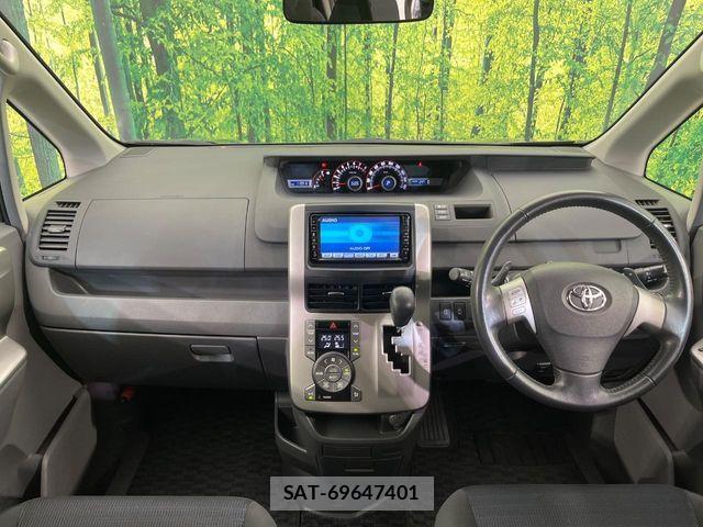 Toyota VOXY 2009-11 7252804-1
