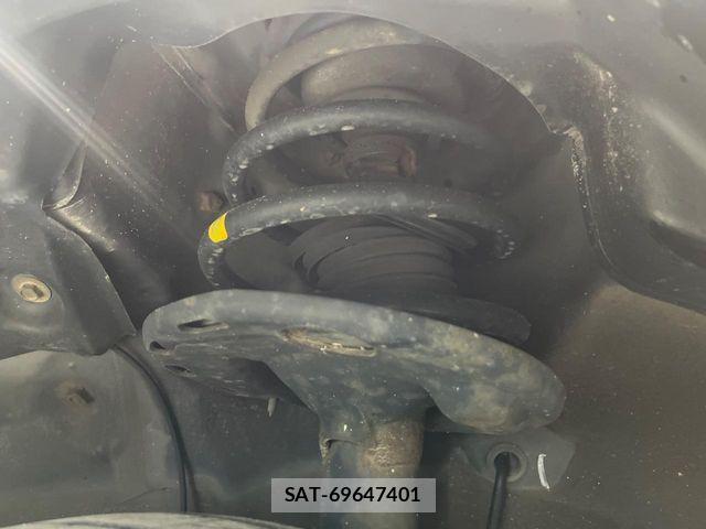 Toyota VOXY 2009-11 7252804-19