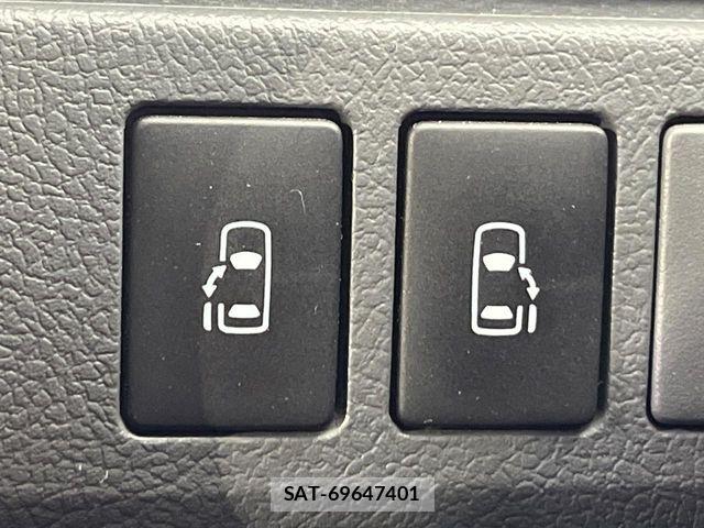 Toyota VOXY 2009-11 7252804-2